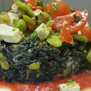 Riso Venere alle Fave Con Pomodorini freschi e dadolata di TOFU 2