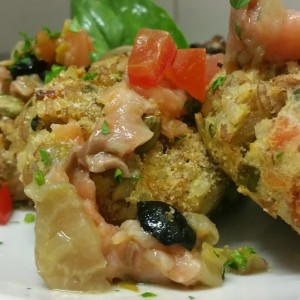 Medaglioni di Farro Bio Con Indivia e Salmone Fumè e Verdure Grigliate