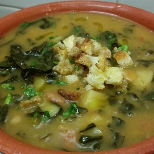 Zuppa di Cavolo Nero con legumi misti
