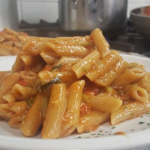 pennette-integrali-con-pomodorini-puntarelle-e-olive