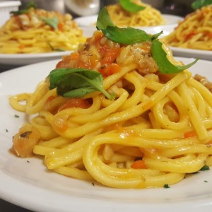spaghetti-freschi-alla-chitarra-con-ragu-di-triglie-e-verdurine-2
