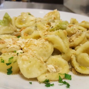 orecchiette-fresche-in-crema-di-broccoletti-romaneschi-allacciuga-e-patate