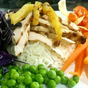 poke-pollo-ananas